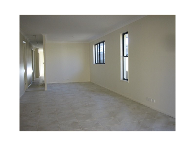 11 Planigale Crescent, North Lakes QLD 4509