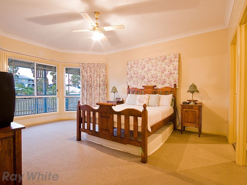 5 Pardalote Place, Cashmere QLD 4500