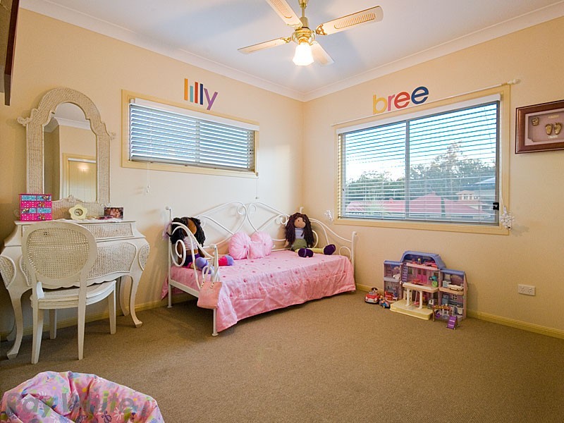 5 Pardalote Place, Cashmere QLD 4500