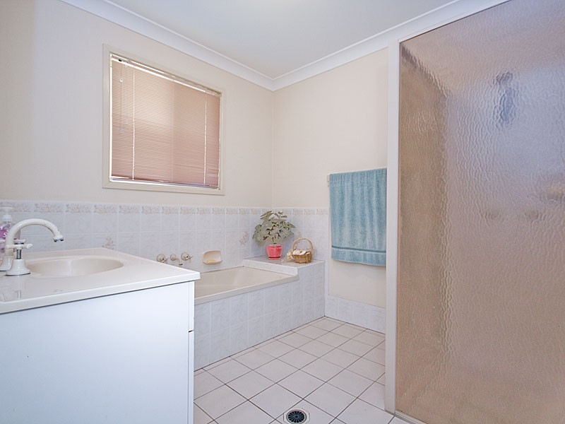 24 Whimbrel Street, Warner QLD 4500