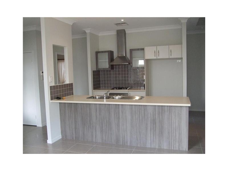 11 Waterside Drive, Springfield Lakes QLD 4300