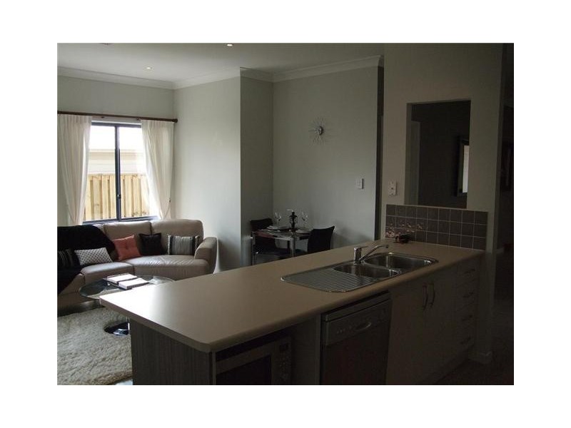 11 Waterside Drive, Springfield Lakes QLD 4300