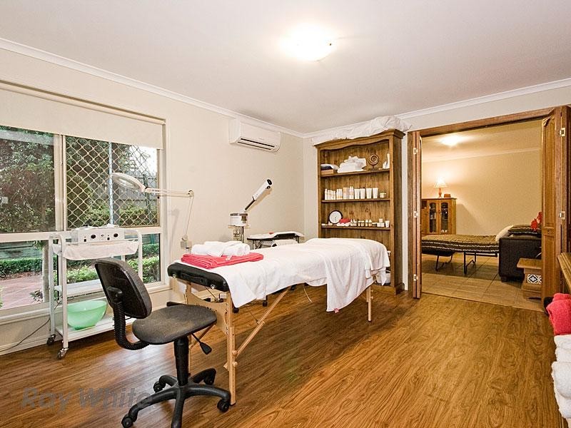 28 Paramount Drive, Warner QLD 4500