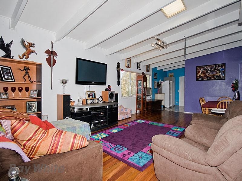 7 Garnet Avenue, Kallangur QLD 4503