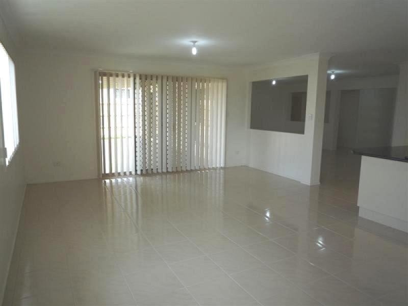 105 Kurrajong Drive, Warner QLD 4500