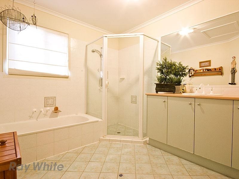 28 Paramount Drive, Warner QLD 4500