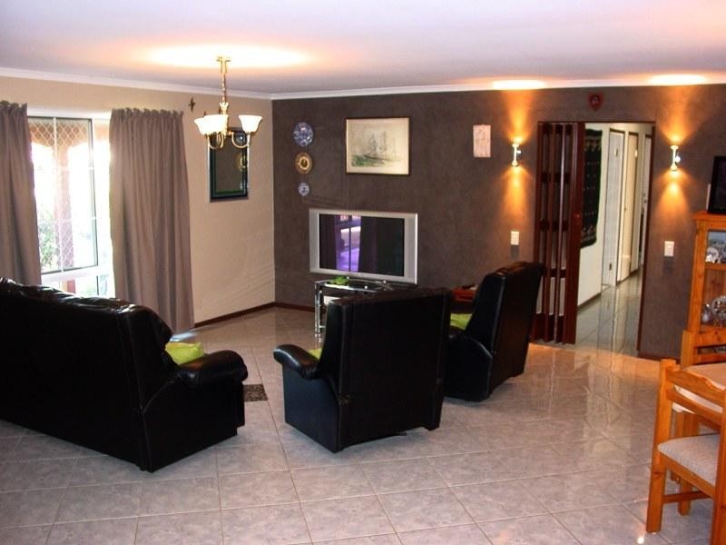 4 GUM Street, Warner QLD 4500