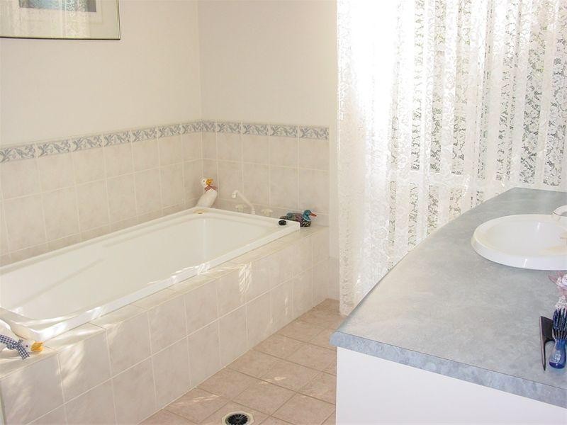 4 GUM Street, Warner QLD 4500