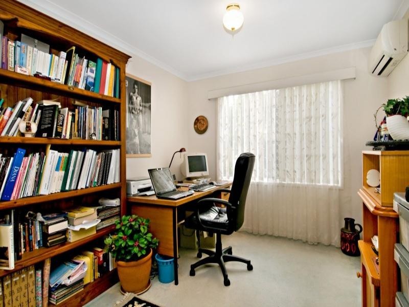 4 Gum Street, Warner QLD 4500