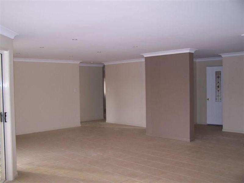 18 Hillary Drive, Warner QLD 4500