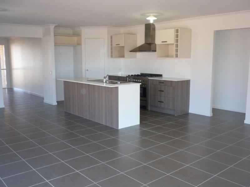 15 Pallas Parade, Warner QLD 4500