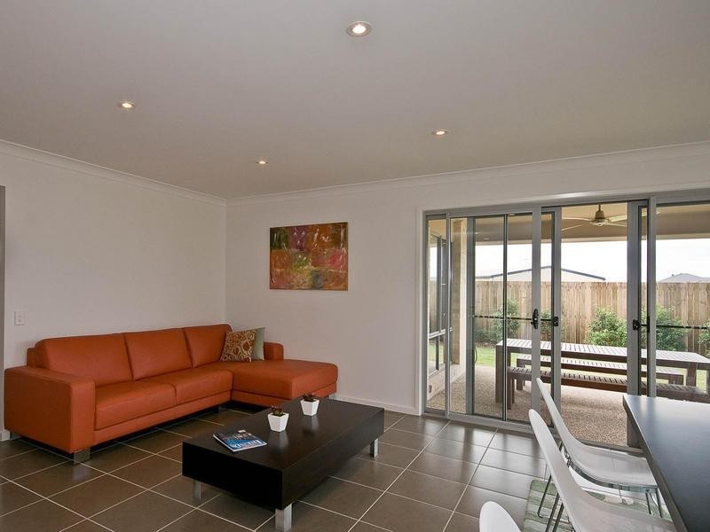 15 Pallas Parade, Warner QLD 4500