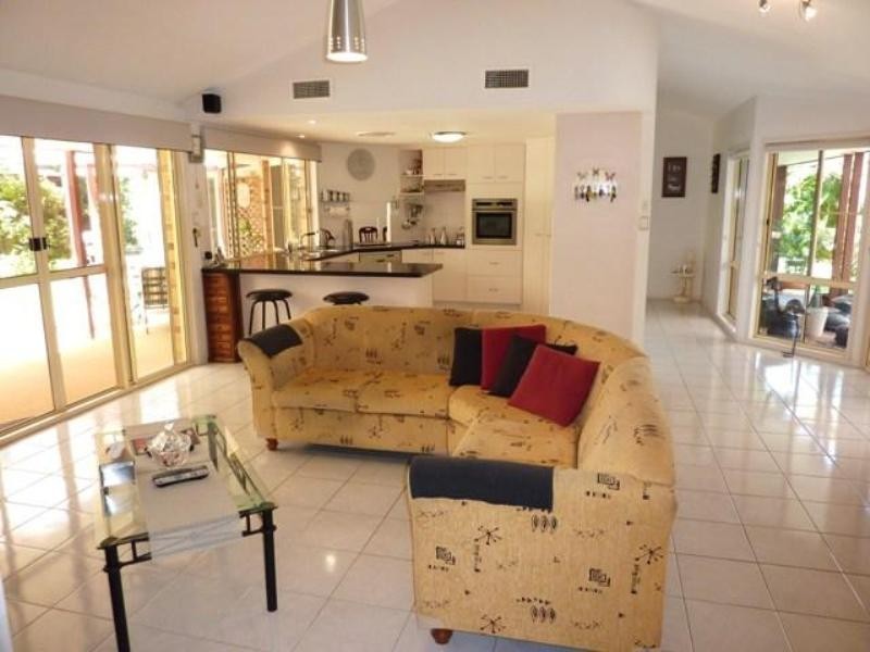8 Quarrion Court, Warner QLD 4500