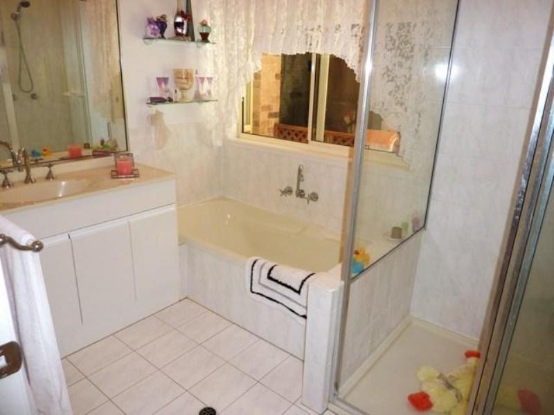 8 Quarrion Court, Warner QLD 4500