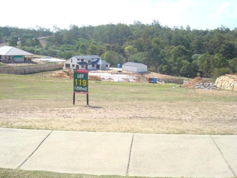 90 Corvus Drive, Cashmere QLD 4500