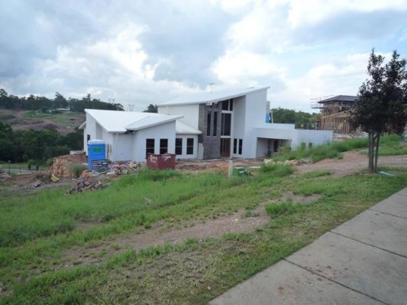 90 Corvus Drive, Cashmere QLD 4500