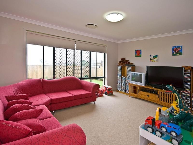2 Winlock Circuit, Warner QLD 4500