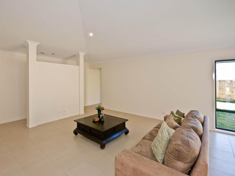 48 Castlewellan Circuit, Warner QLD 4500