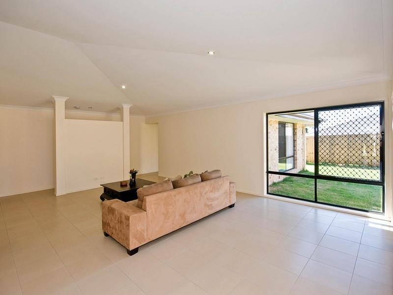 48 Castlewellan Circuit, Warner QLD 4500