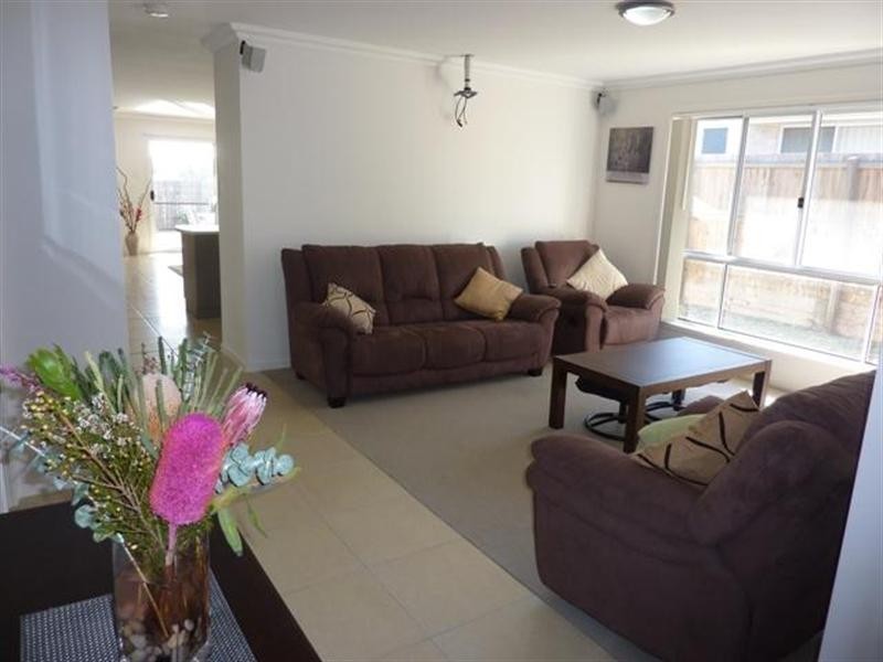 8 Winlock Circuit, Warner QLD 4500