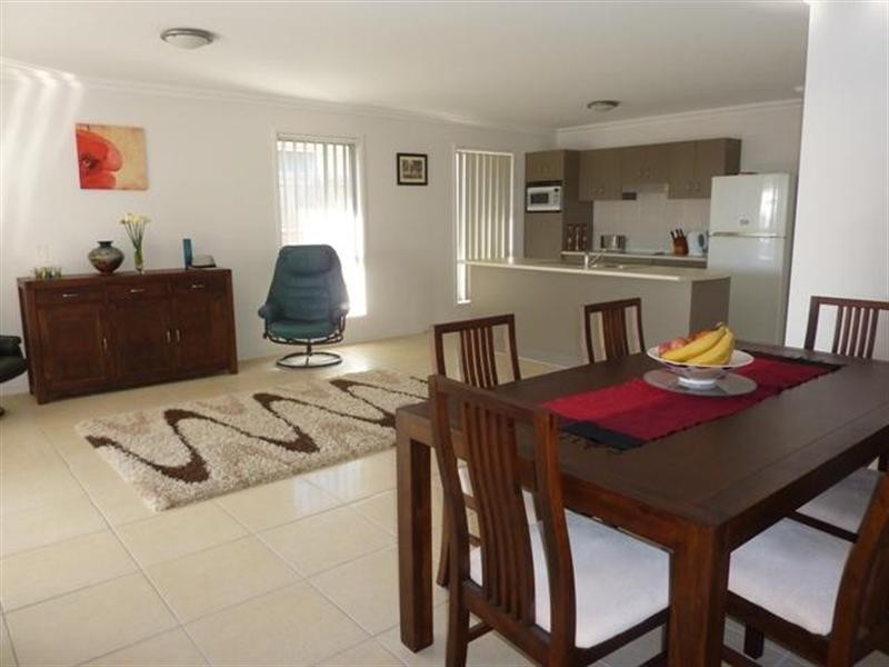 8 Winlock Circuit, Warner QLD 4500