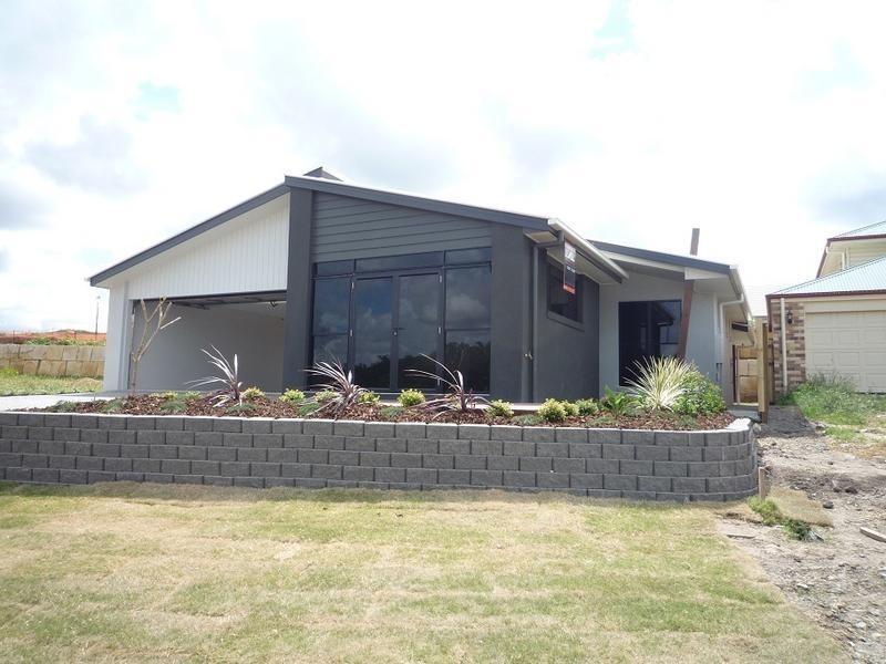 24 Caspian Parade, Warner QLD 4500