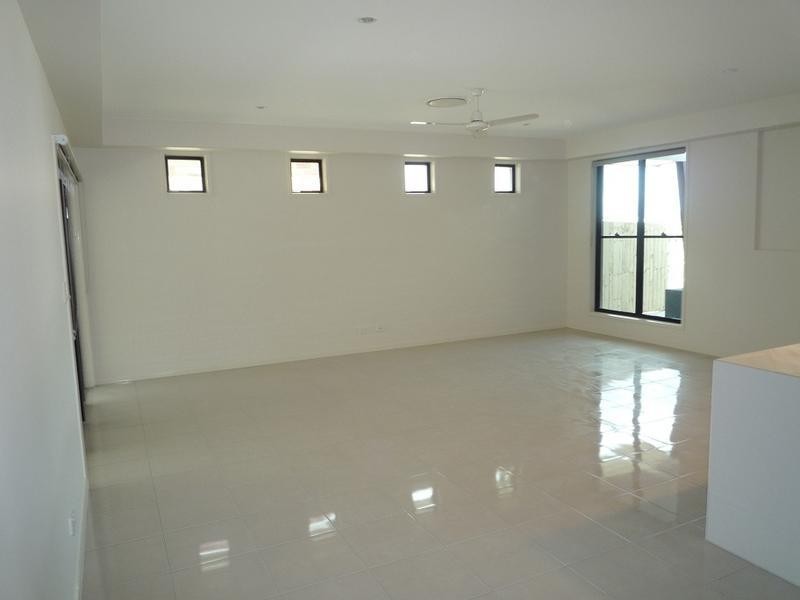 24 Caspian Parade, Warner QLD 4500