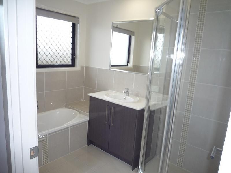 24 Caspian Parade, Warner QLD 4500