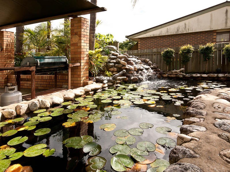 10 Valiant Crescent, Strathpine QLD 4500