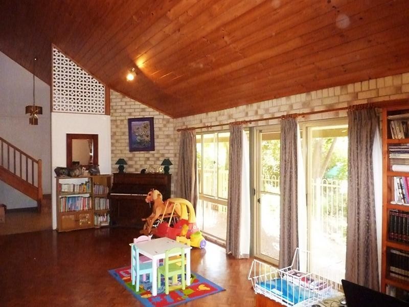 6 Sally Court, Warner QLD 4500