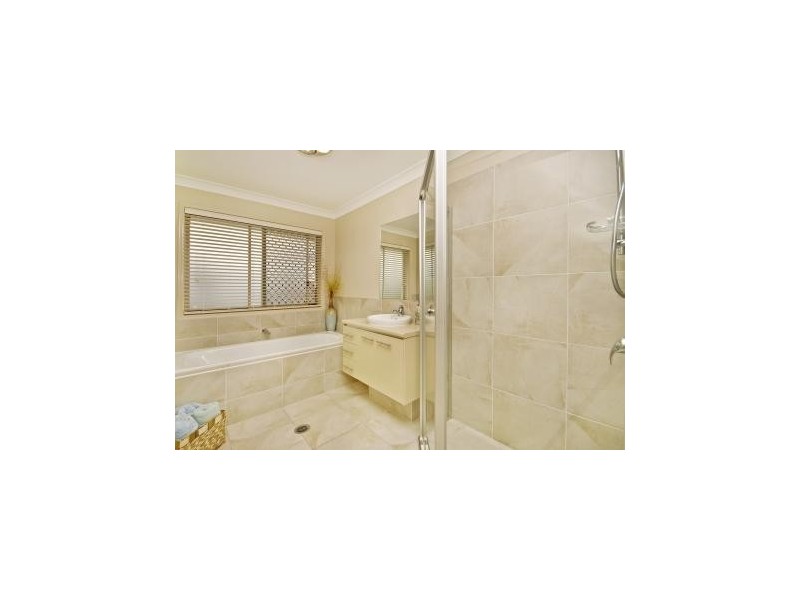 4 Ontario Drive, Warner QLD 4500