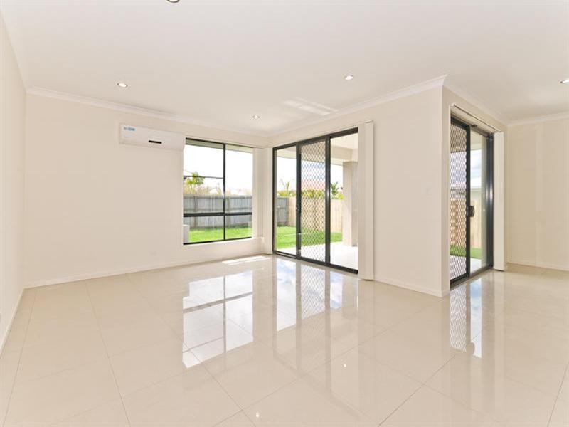 16 Morene Crescent, Warner QLD 4500