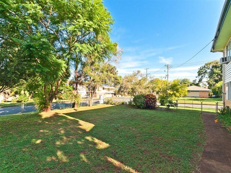 2 Greenaway Street, Lawnton QLD 4501