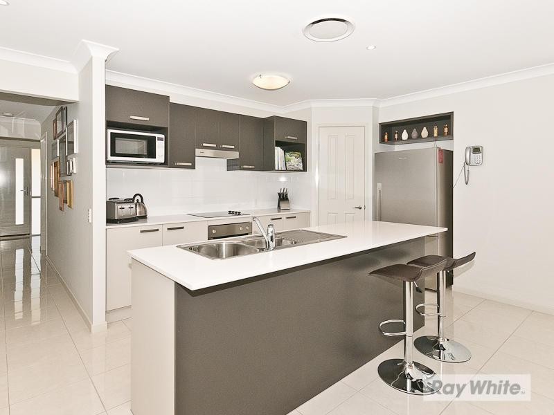6 Castlewellan Circuit, Warner QLD 4500