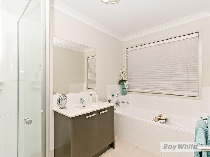 6 Castlewellan Circuit, Warner QLD 4500