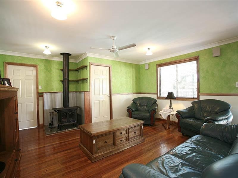 4 Papaya Court, Kallangur QLD 4503