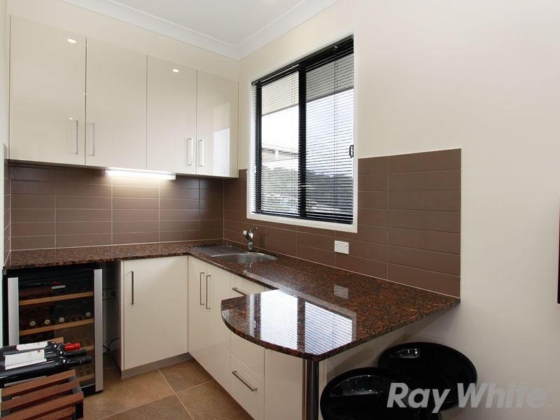 8 Harrison Street, Cashmere QLD 4500