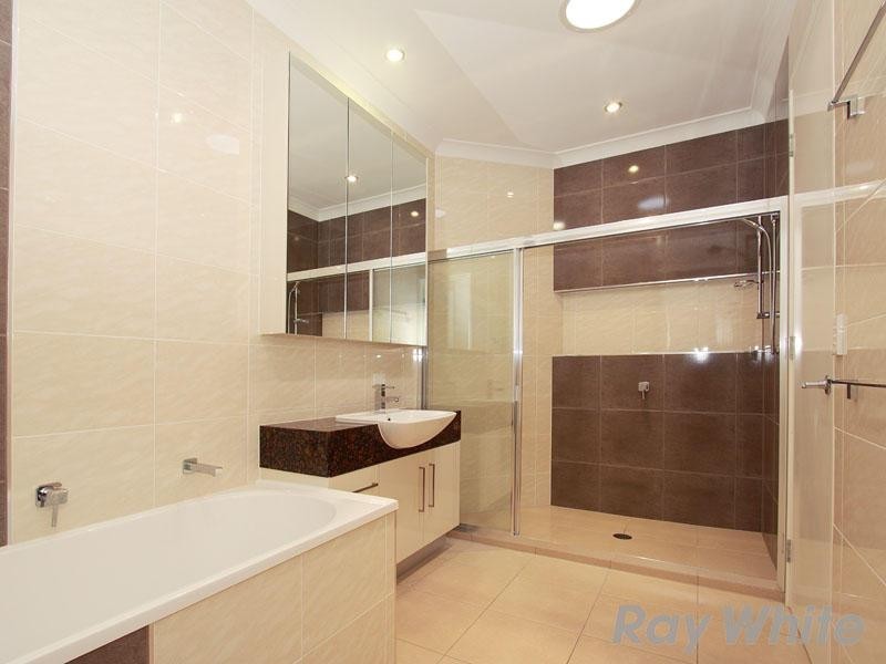 8 Harrison Street, Cashmere QLD 4500