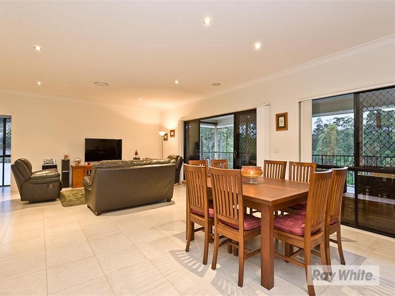 129 Corvus Drive, Cashmere QLD 4500