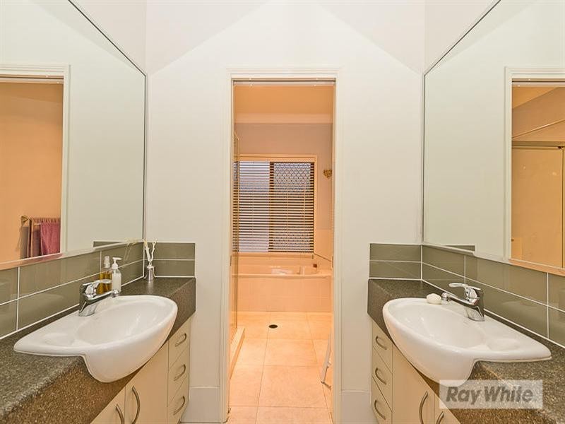 129 Corvus Drive, Cashmere QLD 4500