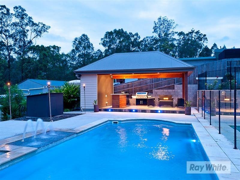129 Corvus Drive, Cashmere QLD 4500