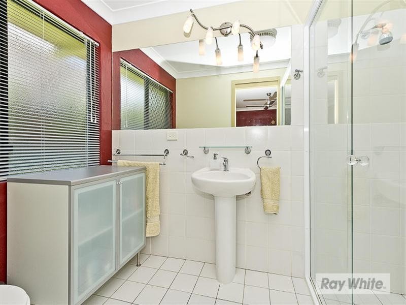 24 Talisman Court, Eatons Hill QLD 4037