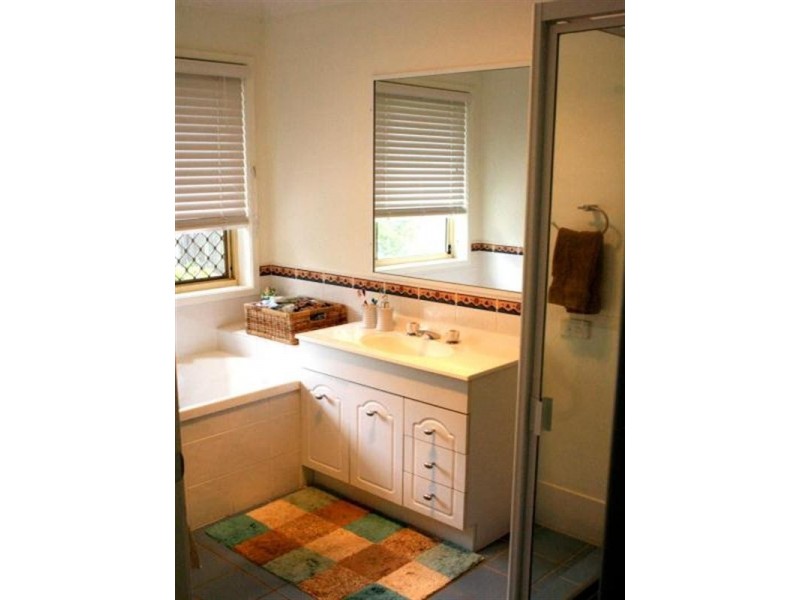 85 Cambridge, Fitzgibbon QLD 4018