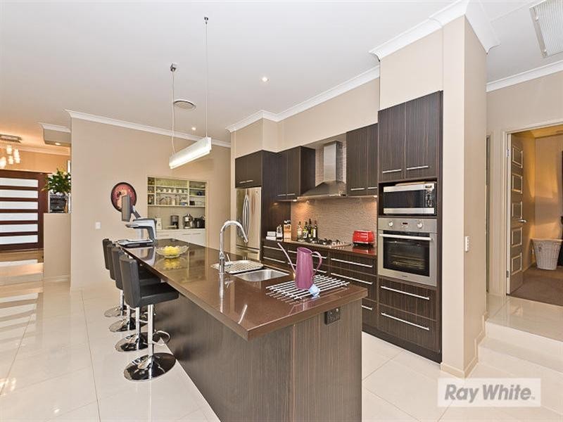 18 Louise Court, Cashmere QLD 4500