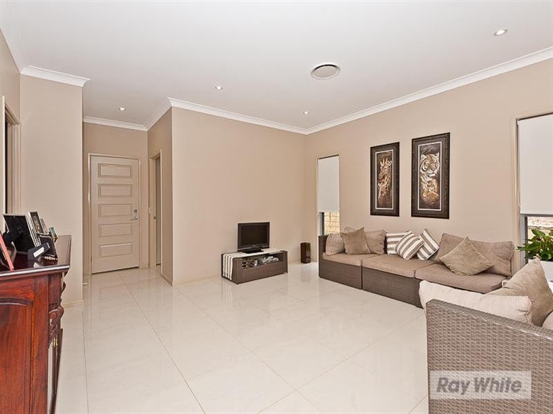 18 Louise Court, Cashmere QLD 4500