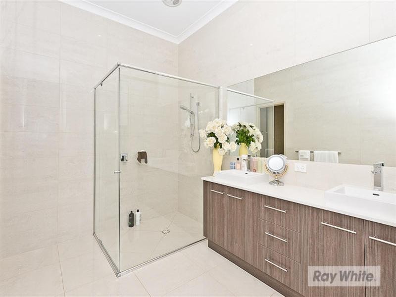 18 Louise Court, Cashmere QLD 4500