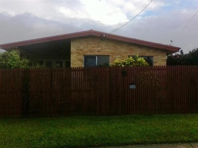 7 Yanderra Avenue, Arana Hills QLD 4054