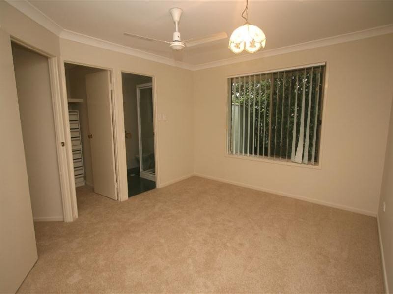 15 Fairview Place, Bridgeman Downs QLD 4035