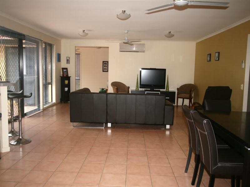 6 Sellers, Mcdowall QLD 4053