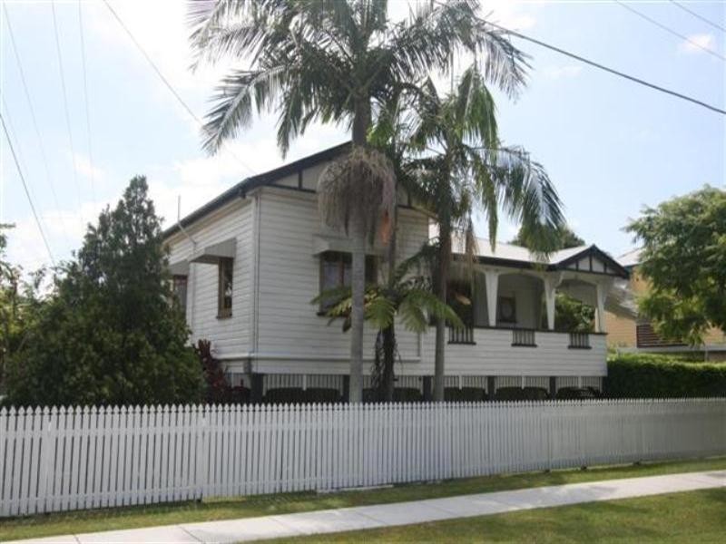 35 Palm Avenue, Sandgate QLD 4017